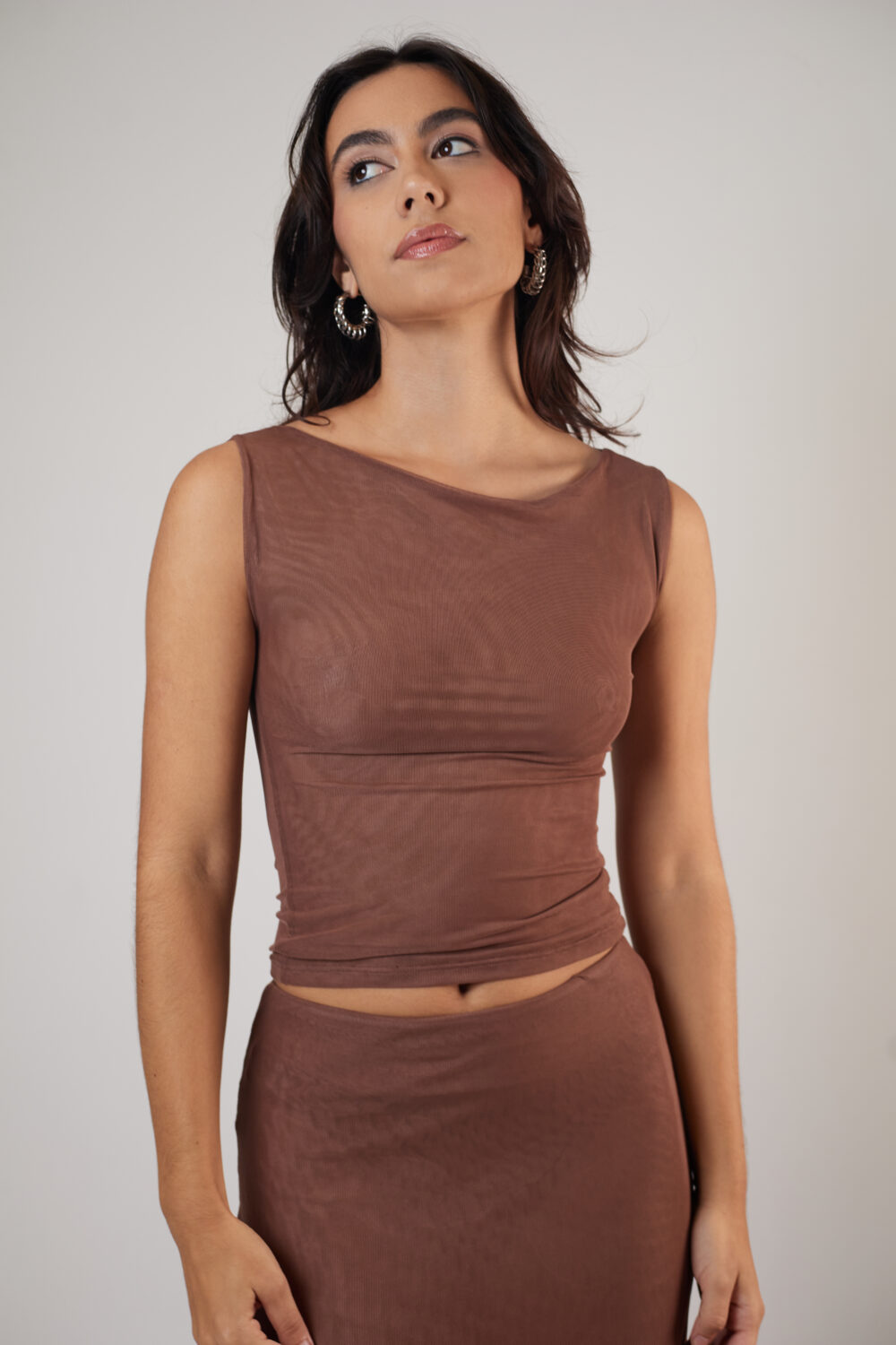 Blusa Regata Tule Marrom - Imagem 3