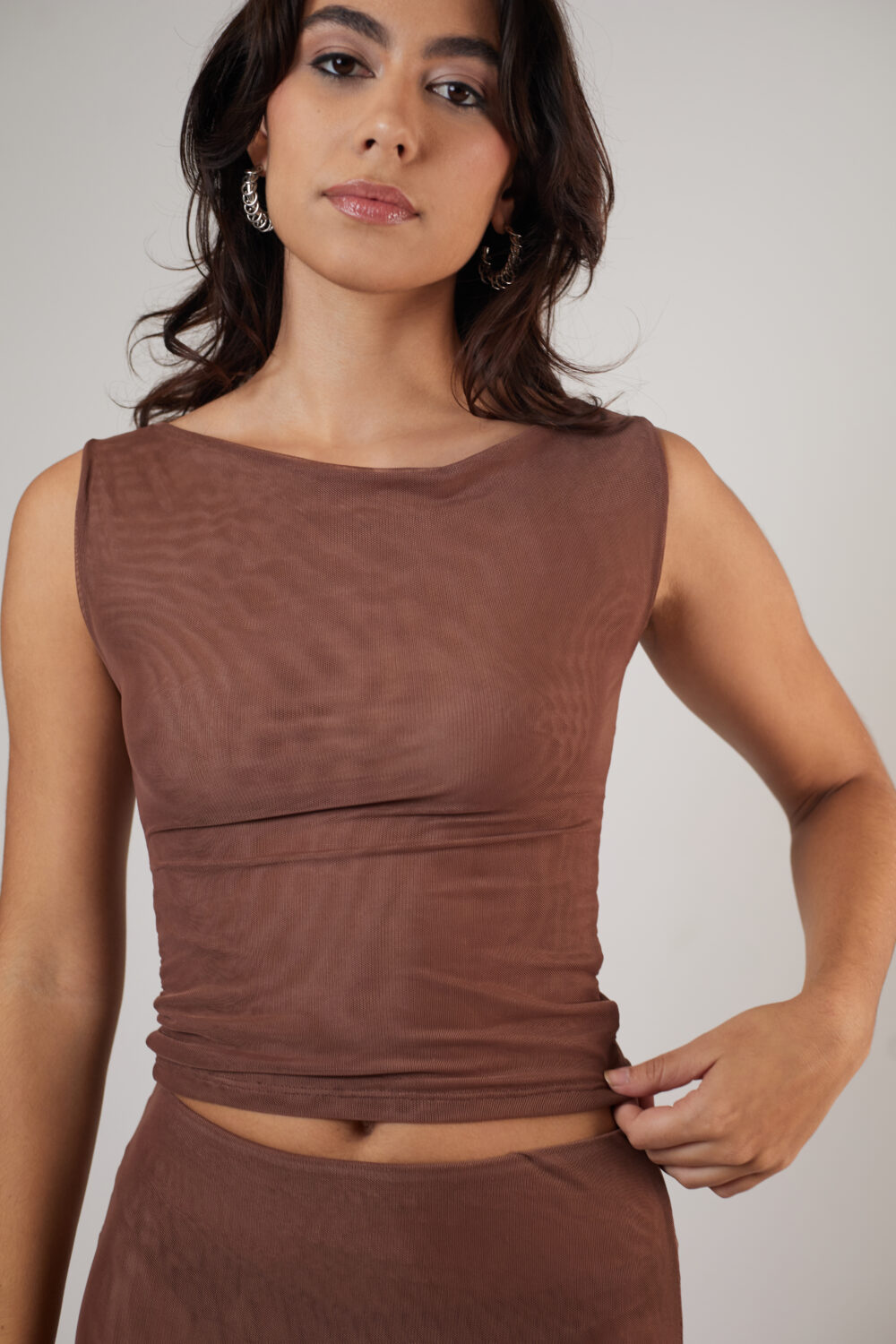 Blusa Regata Tule Marrom