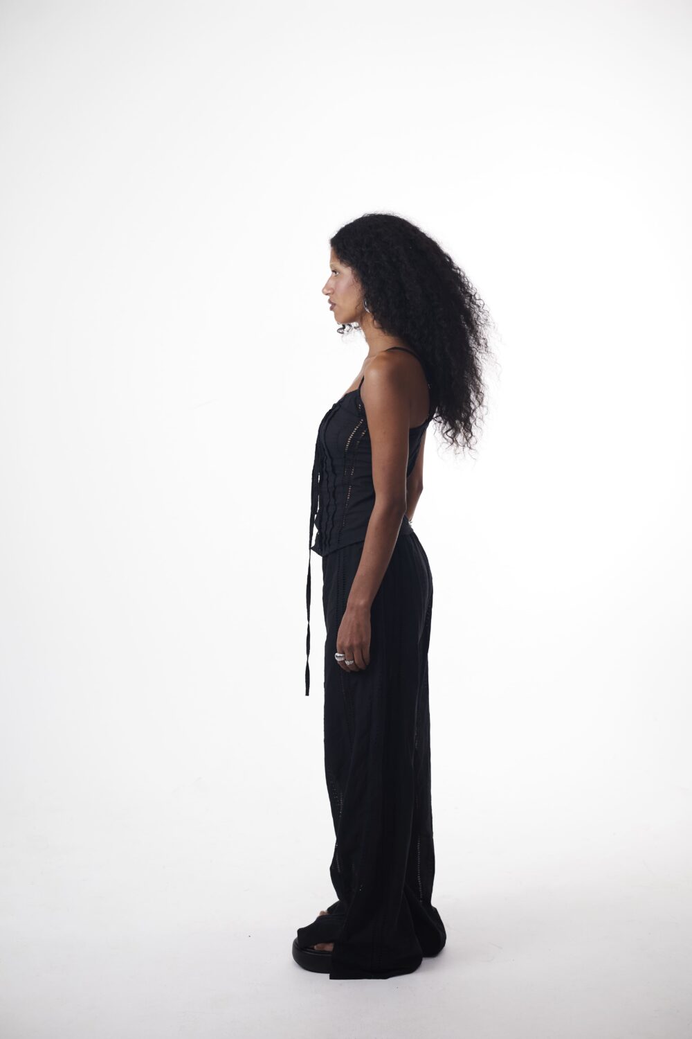 Blusa New Laise Ilhós Preta - Imagem 16