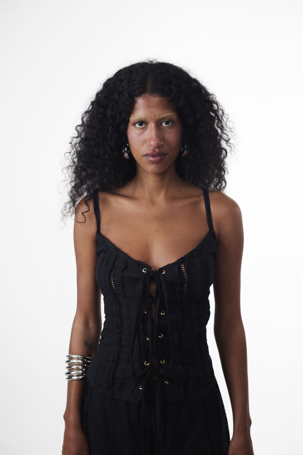 Blusa New Laise Ilhós Preta - Imagem 4
