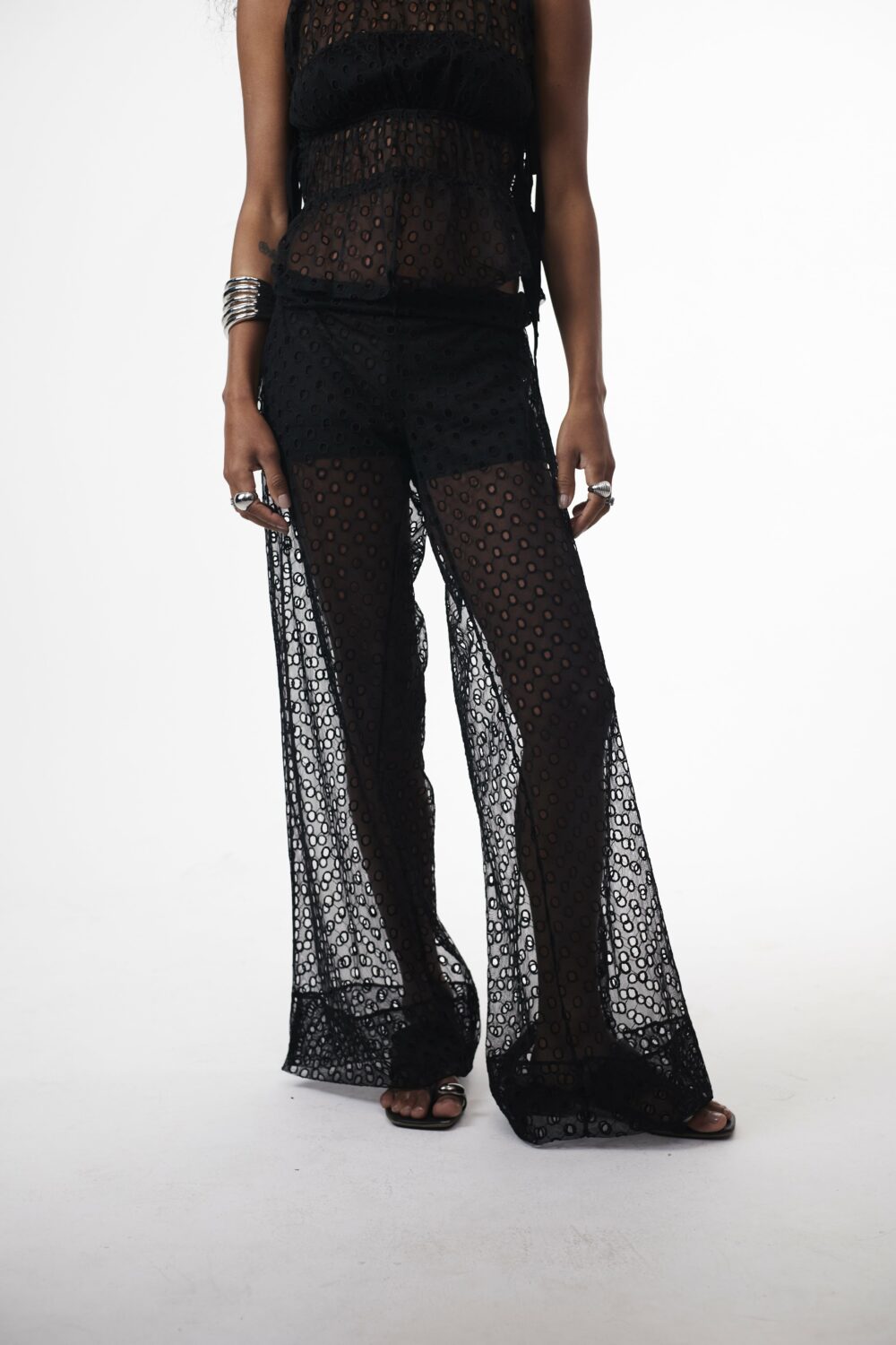 Calça Pantalona Tule Bordado Preta