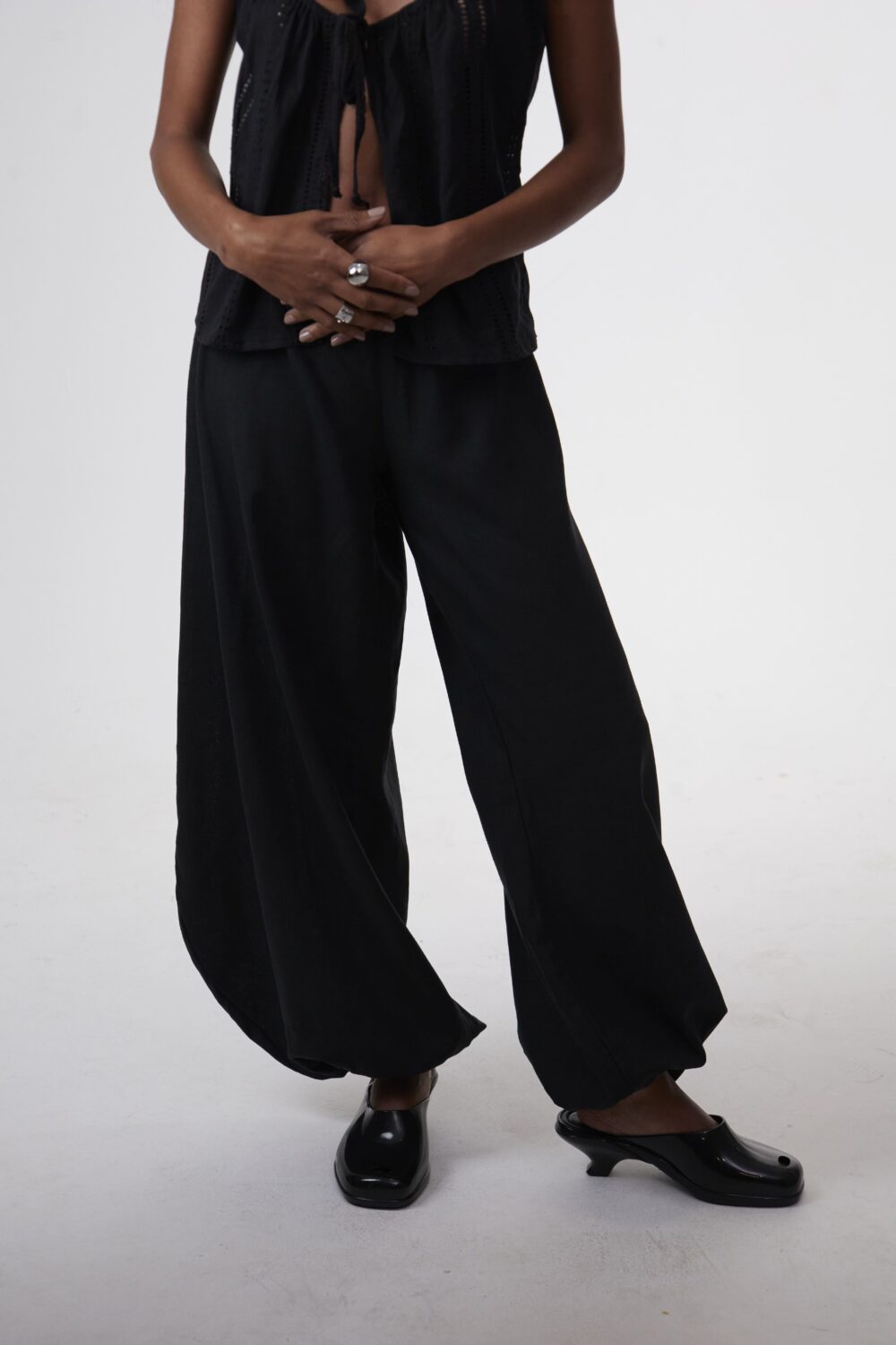 Calça Aladim Oversized Preta - Imagem 5
