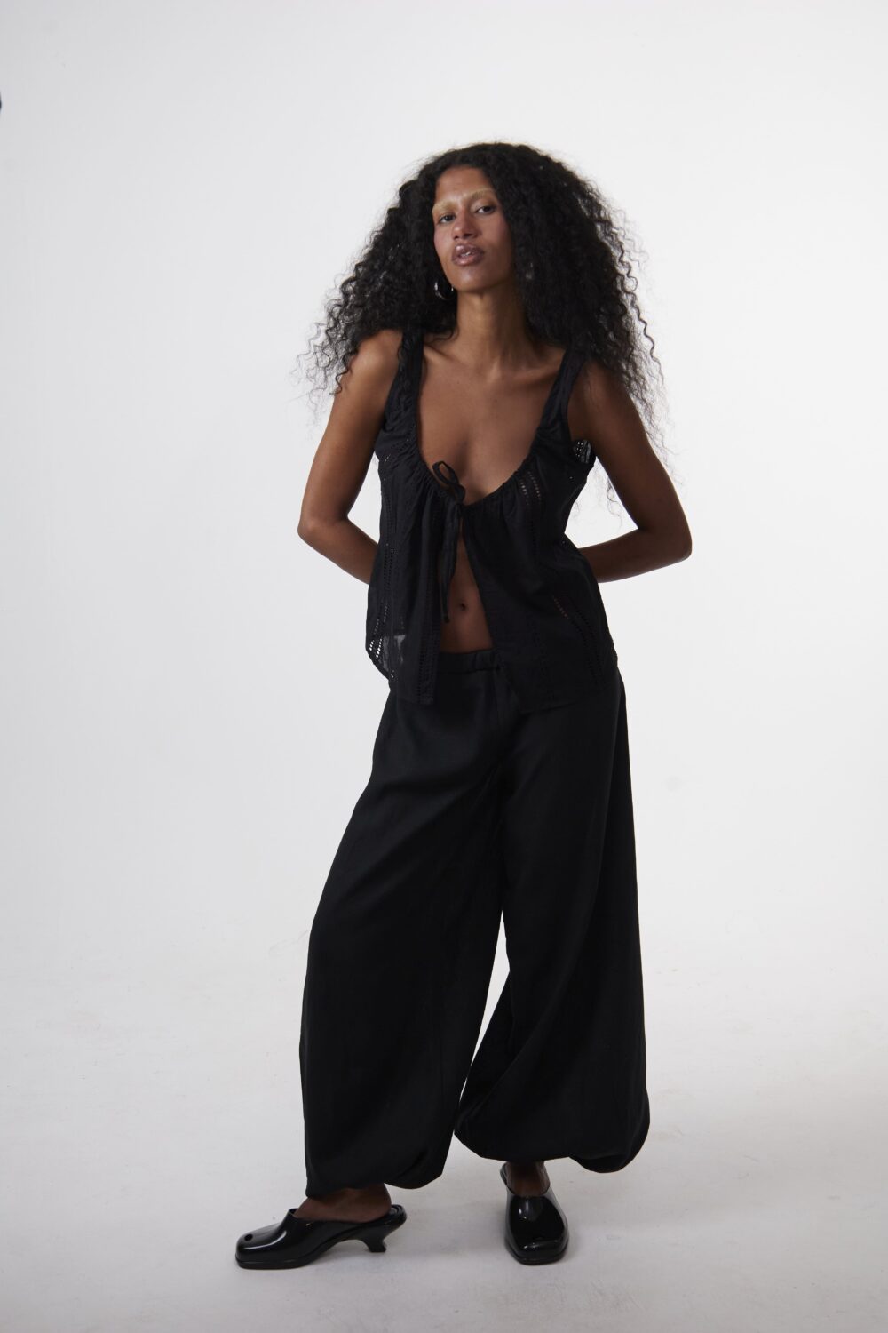 Calça Aladim Oversized Preta - Imagem 2