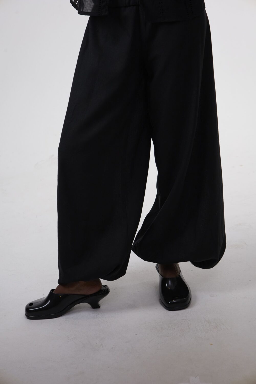 Calça Aladim Oversized Preta - Imagem 10