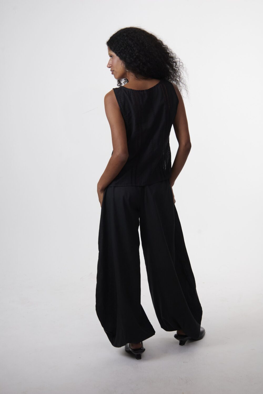 Calça Aladim Oversized Preta - Imagem 13