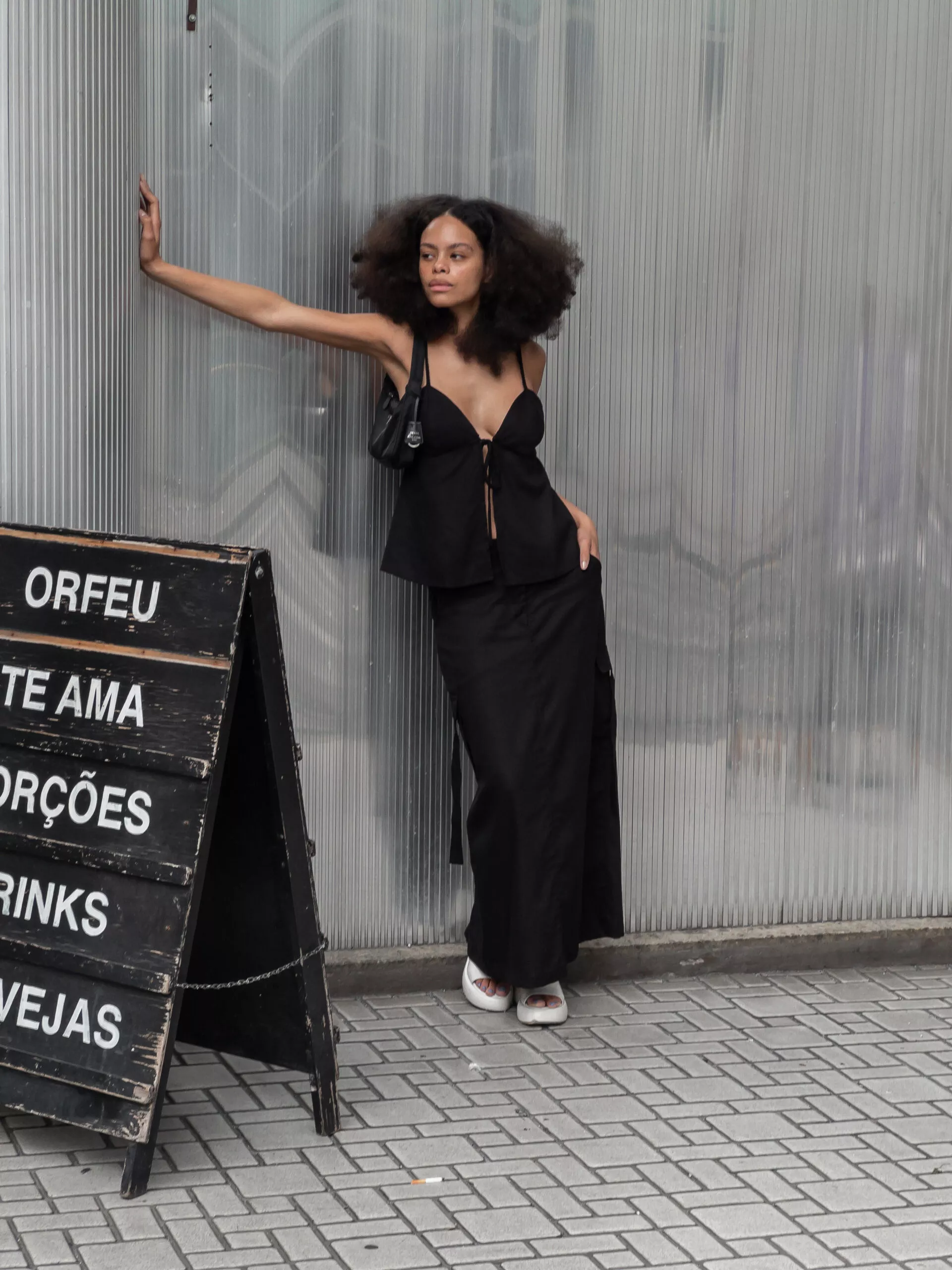 Saia Longa Tiras Preta