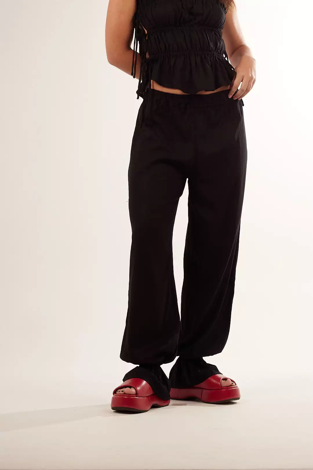 Calça Bufante Babados Preta - Imagem 2