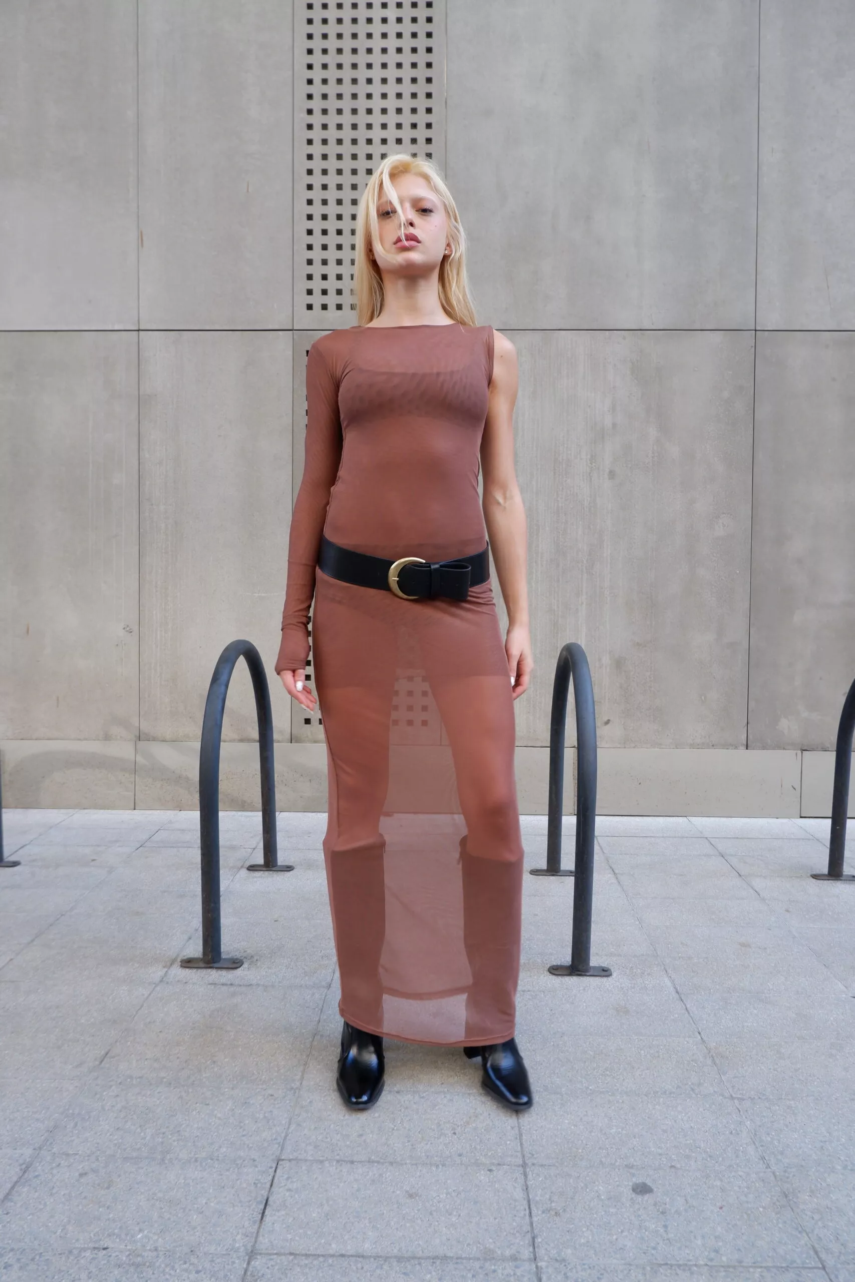 Vestido Longo Assimétrico Tule Marrom - Imagem 18