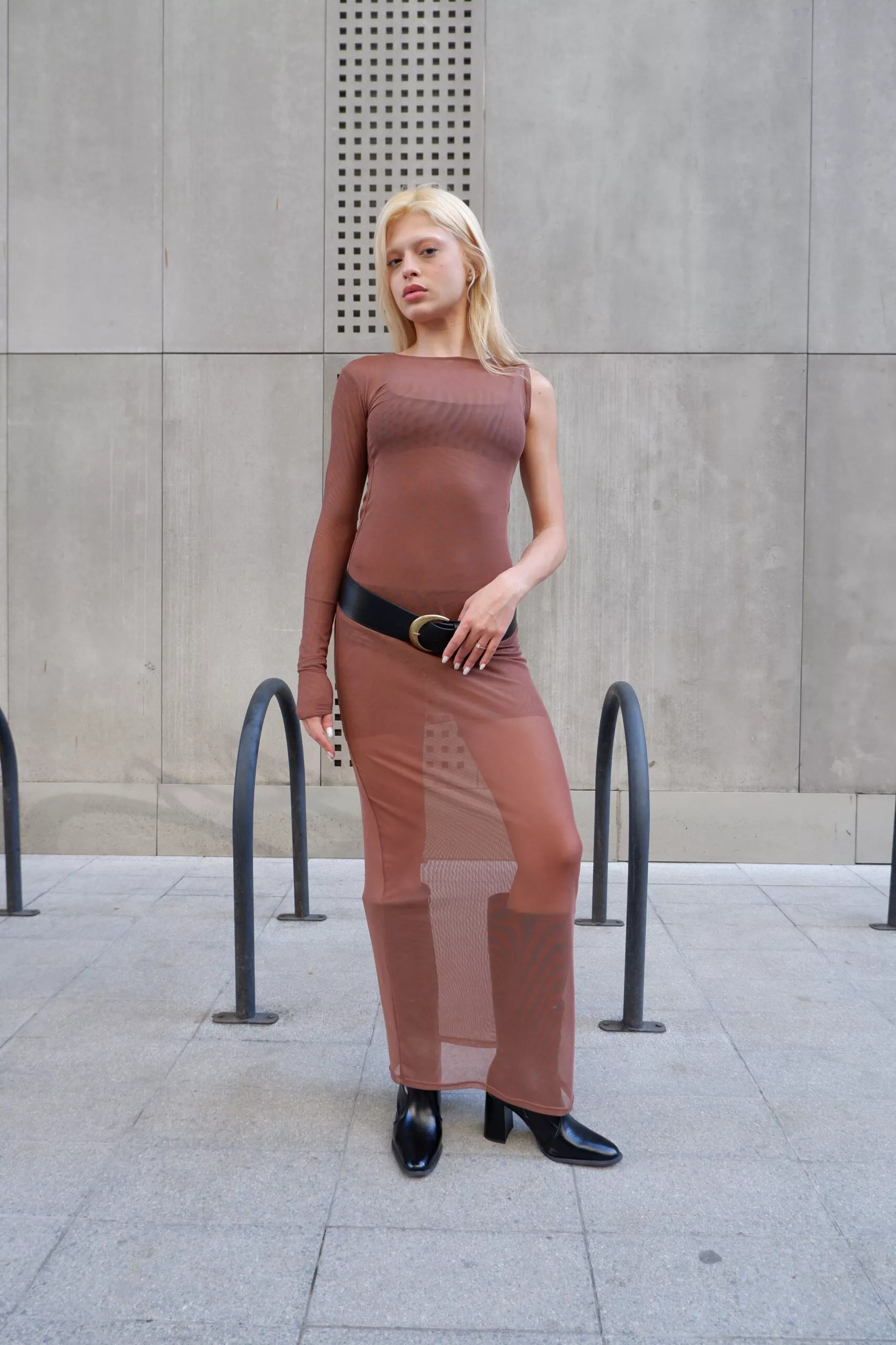 Vestido Longo Assimétrico Tule Marrom - Imagem 19