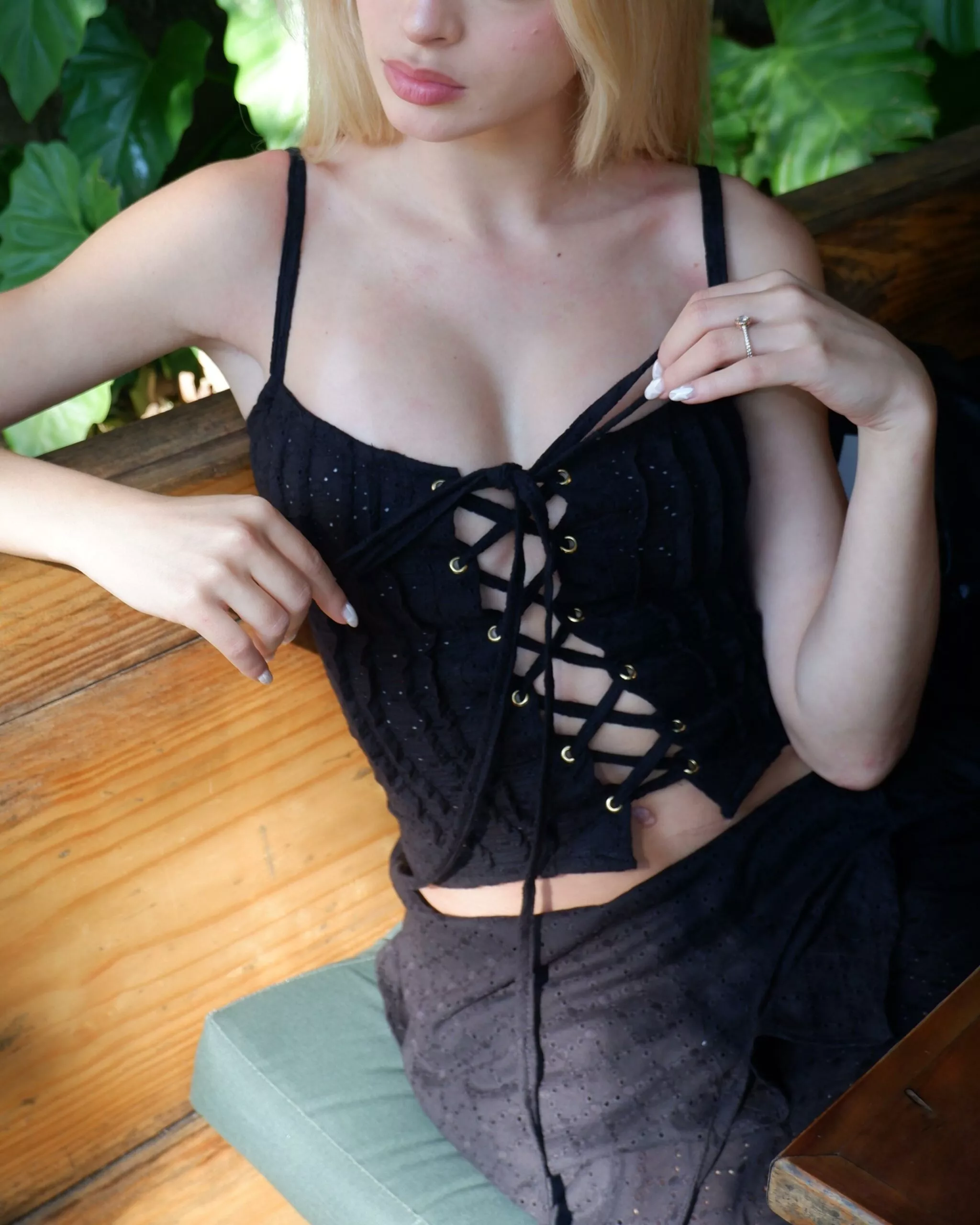 Blusa Laise Ilhós Preta - Imagem 3