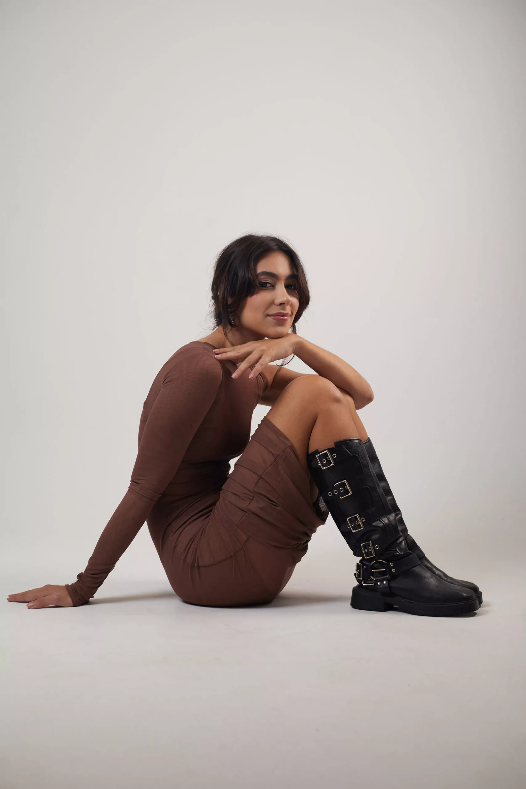 Vestido Longo Assimétrico Tule Marrom - Imagem 15