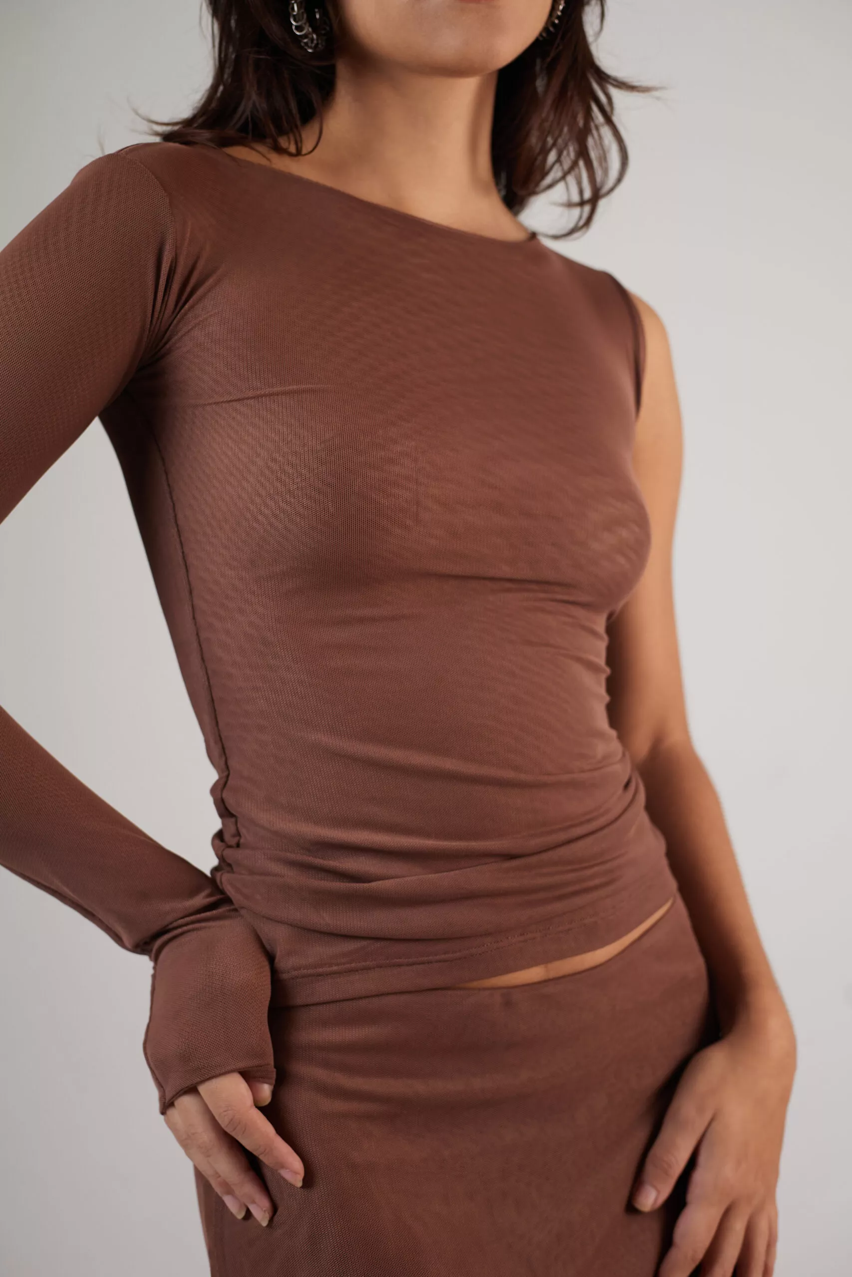 Blusa Assimétrica Tule Marrom - Imagem 4