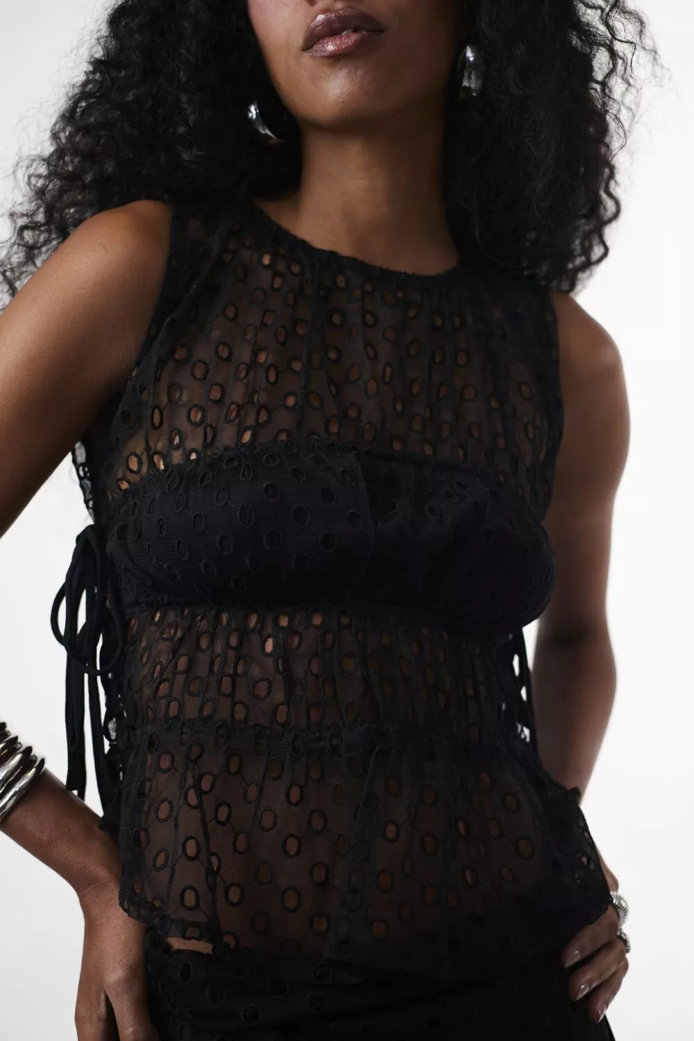 Blusa Franzida Laços Tule Bordado Preta - Imagem 5