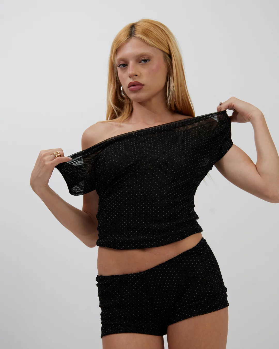 Blusa Ombro Caído Mini Poá Preto - Imagem 3
