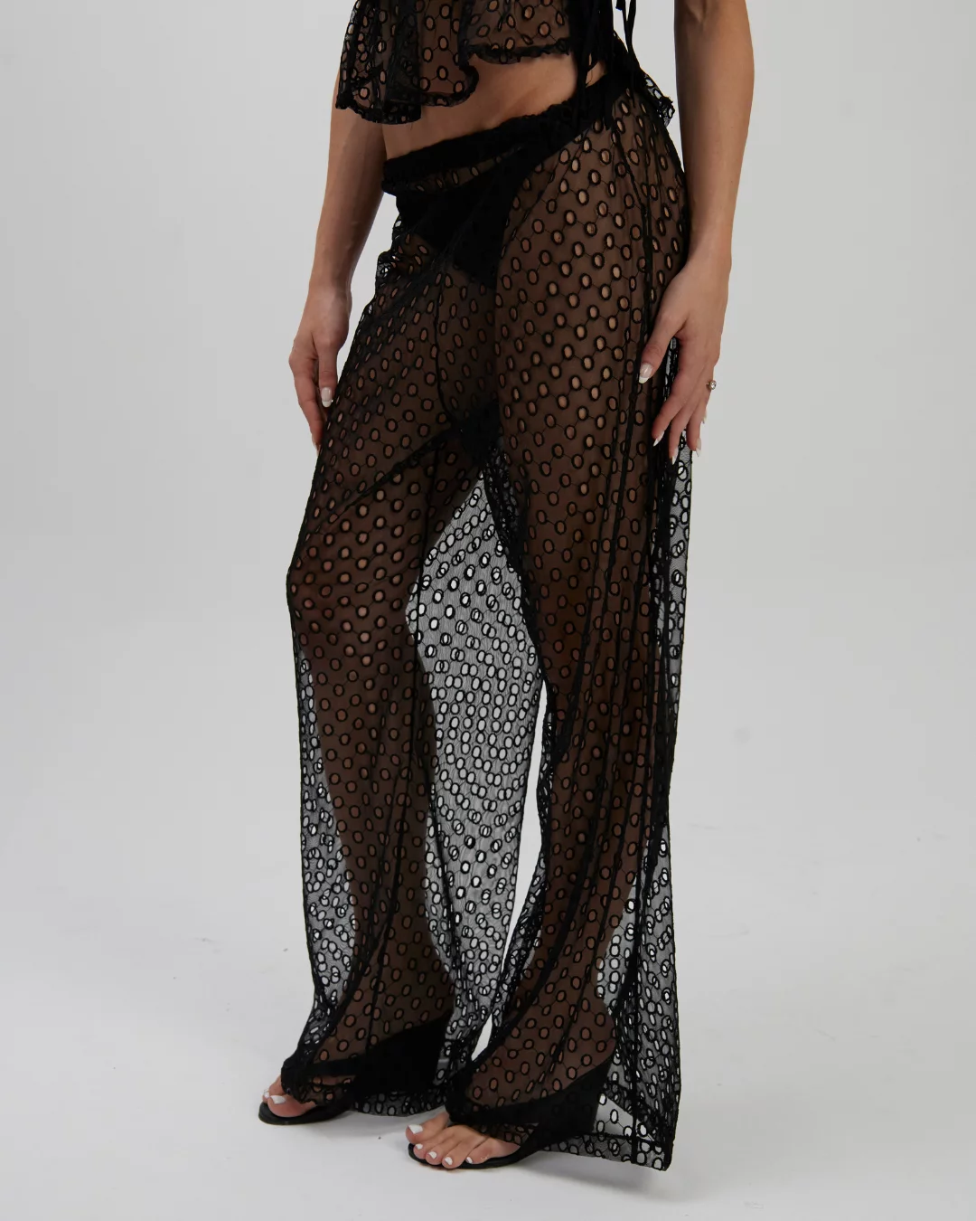 Calça Pantalona Tule Bordado Preta